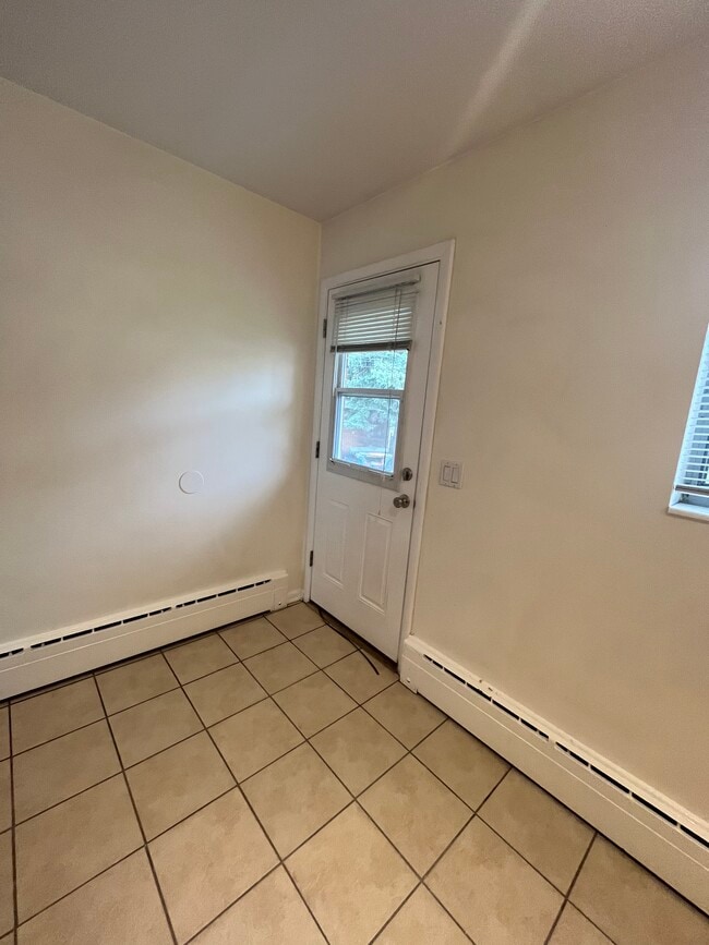 Building Photo - 973 W 300 N