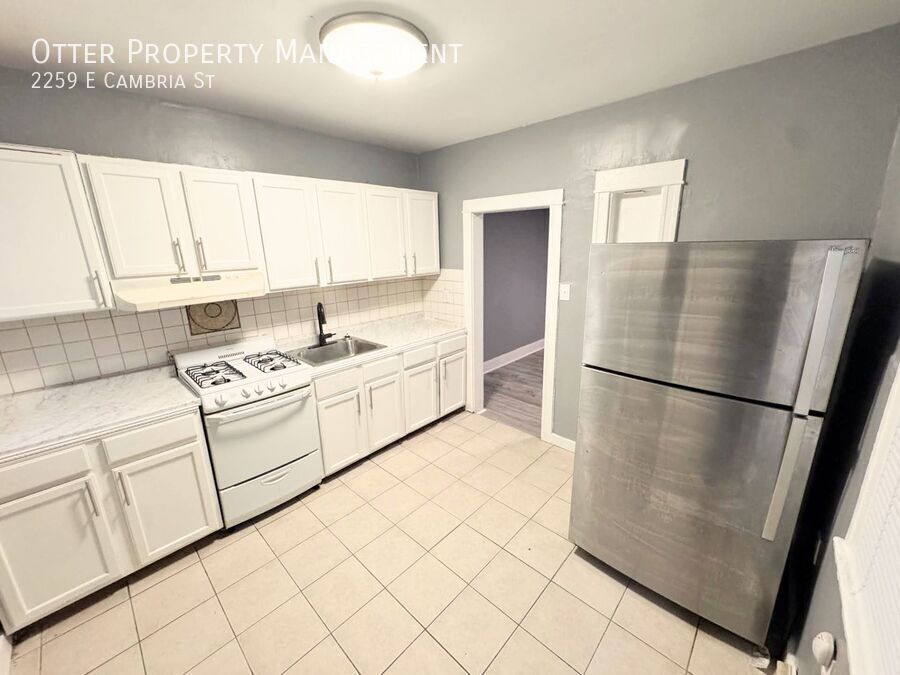 Foto principal - Beautiful 3BR/1BA Port Richmond Home with ...