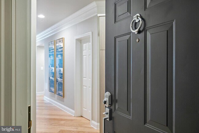 Foto del edificio - 828 Slaters Ln