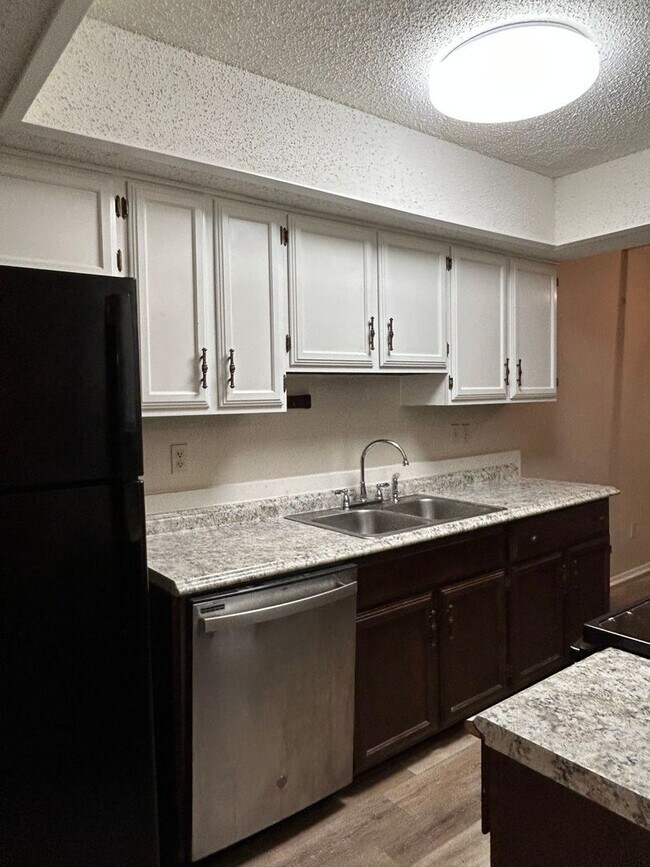 Foto del edificio - Charming 2 Bed, 1.5 Bath Townhouse in Lafayette!