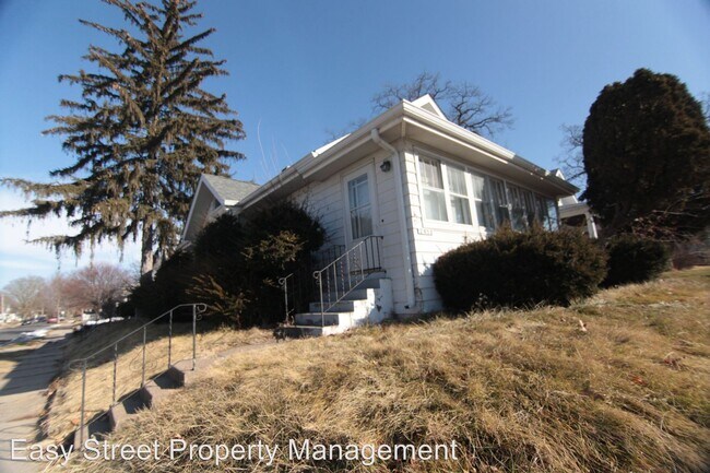 Foto del edificio - 2 br, 1 bath House - 2453 18th Ave