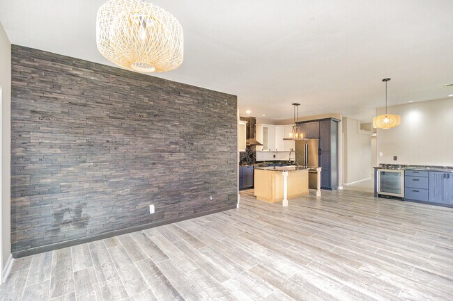 Foto del edificio - 741 Whispering Brook Trce