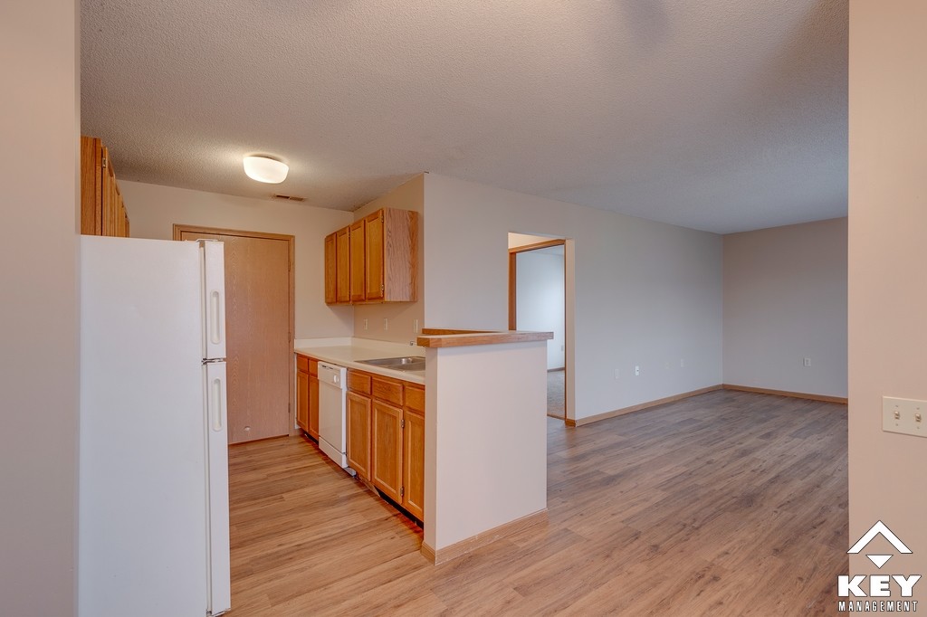 3 Bedroom Apartment - Maple Ridge Apartments