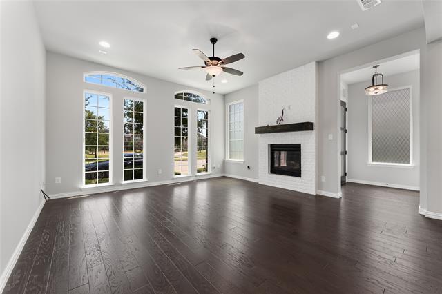 Foto del edificio - 1565 Amesbury Way