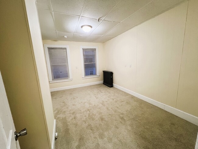 Building Photo - Peksola Lowell