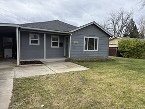 Building Photo - 447 N 5th St