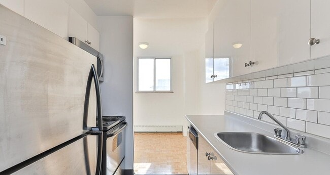 Building Photo - 80 Cosburn Avenue