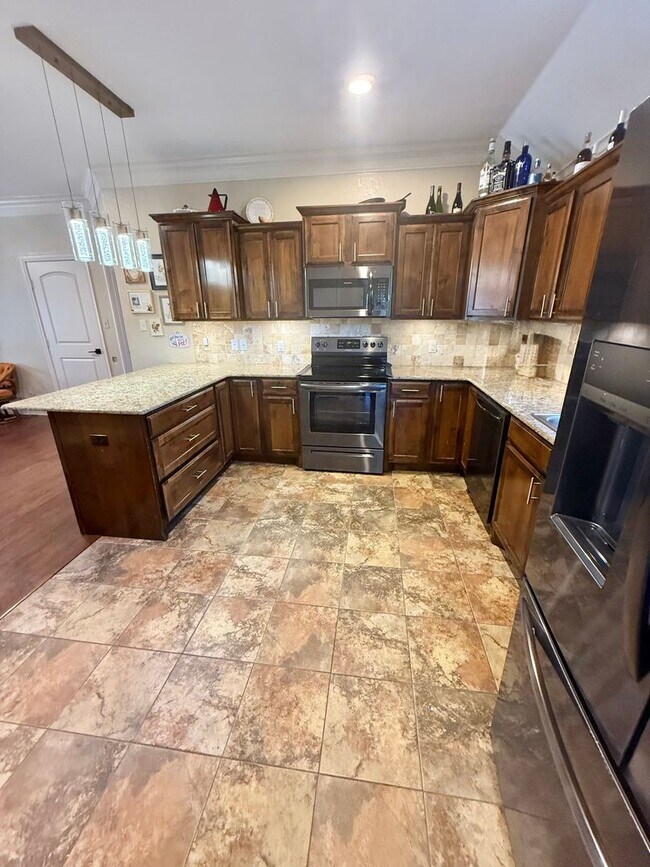 Foto del edificio - Lovely 3-bed/2-bath in Tyler near Lindale!