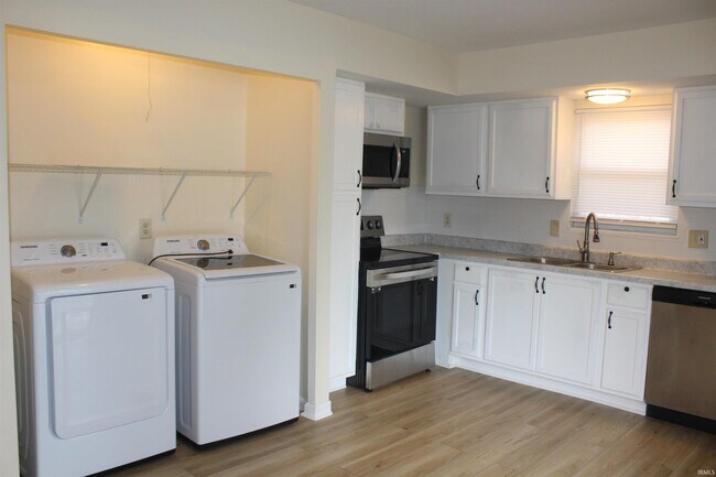 Foto del edificio - 1716 S Walnut Ln
