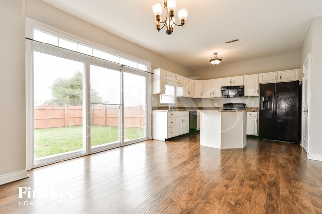 Building Photo - 1983 Collingwood Dr