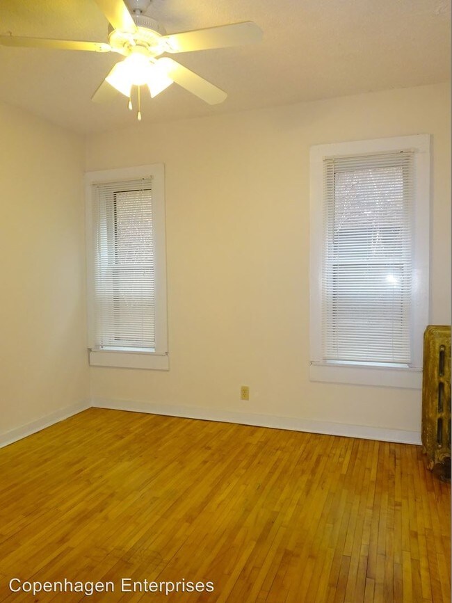 Building Photo - 26 Oak Grove St