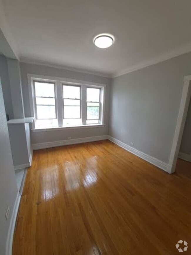 Building Photo - 1432 S Kenneth Ave