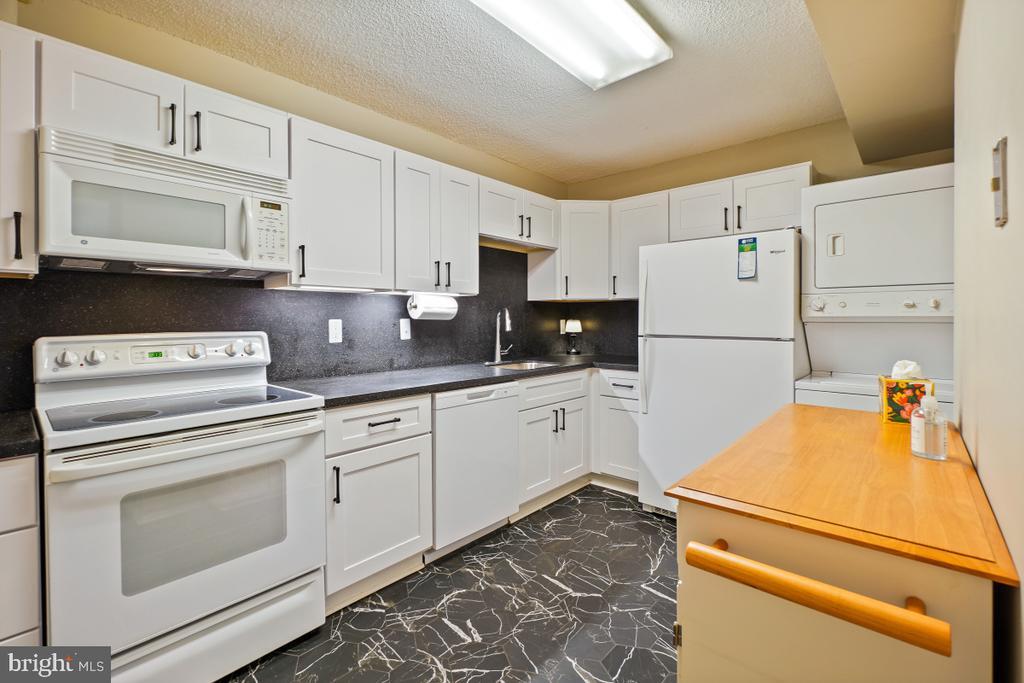 Foto principal - 15101 Interlachen Dr