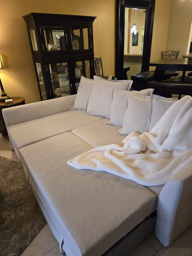 Building Photo - 3071 SE Aster Ln