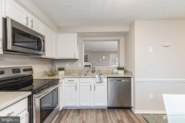 Building Photo - 1334 E Spring Meadow Ct