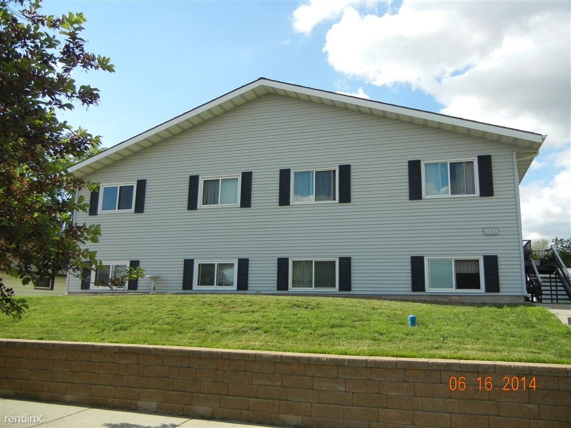 Primary Photo - 1008 1st St NE