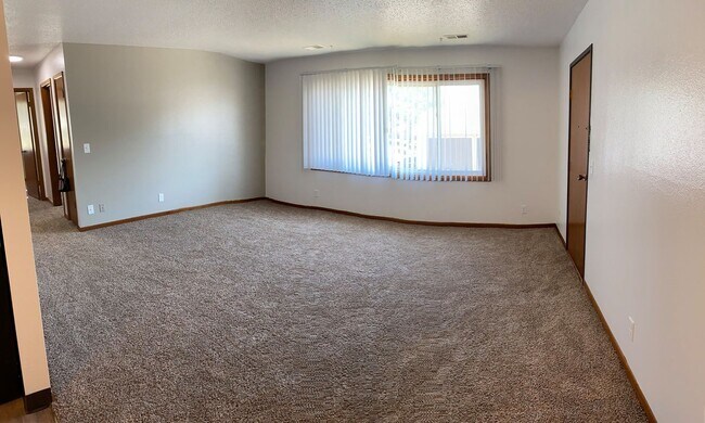 Building Photo - 425 Colby Rd
