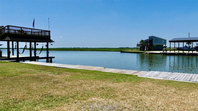 Foto del edificio - 58 Lakeside Dr