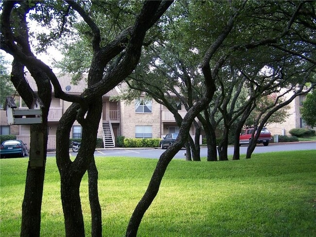 Building Photo - 8210 Bent Tree Rd