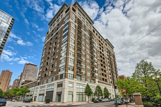 Building Photo - 849 N Franklin St