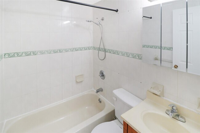 Foto del edificio - 140-32-140-34 34th Ave