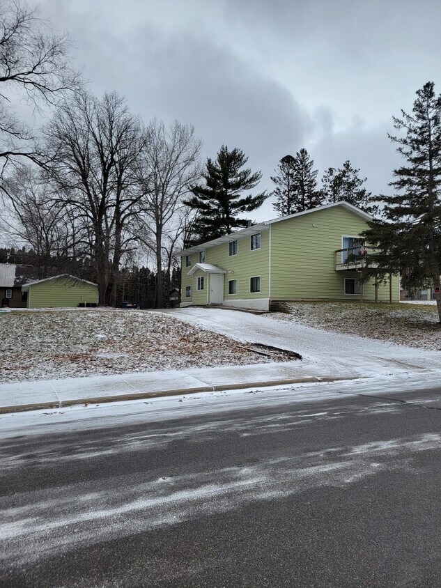 610 14th St S Unit 1, Saint Cloud, MN 56301 Apartments in Saint Cloud