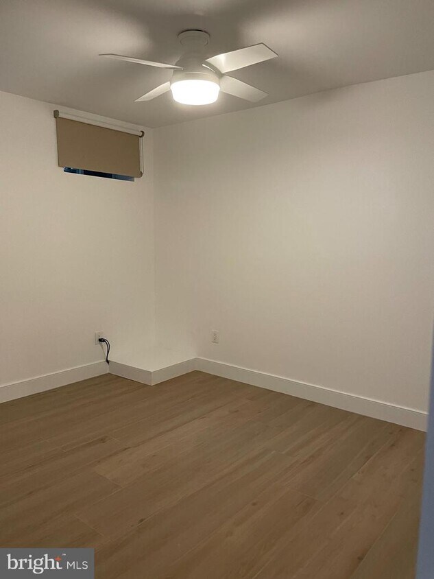 Foto principal - 605 Kenyon St NW