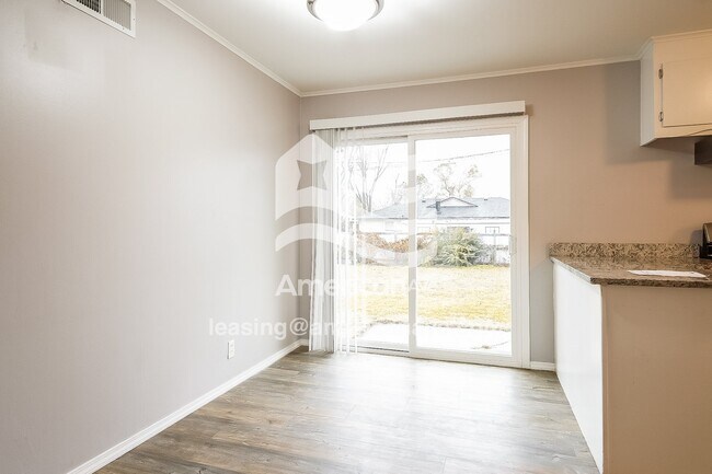 Foto del edificio - 104 S 108th E Ave