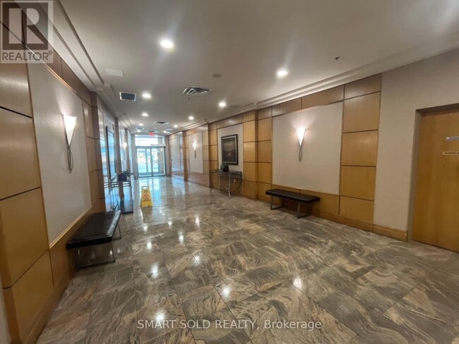 Photo du bâtiment - 5508 Yonge St