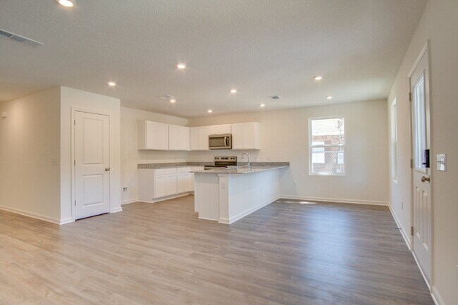 Foto del edificio - Price Just Reduced! Brand-New 3BR/2BA Home...