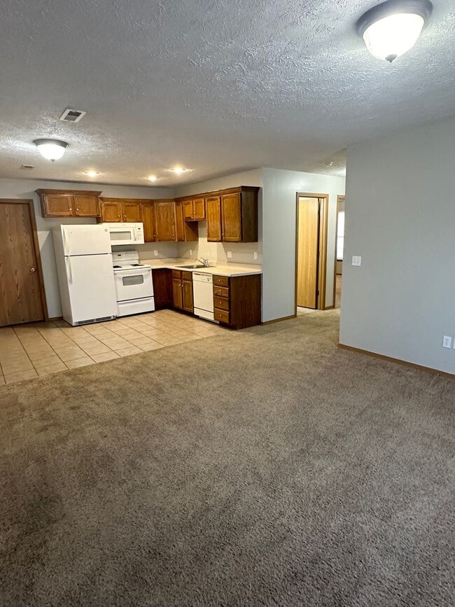 Building Photo - S0059-MF2-E1