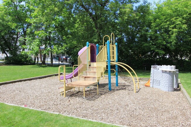 Foto del edificio - 704 Chelmsford St