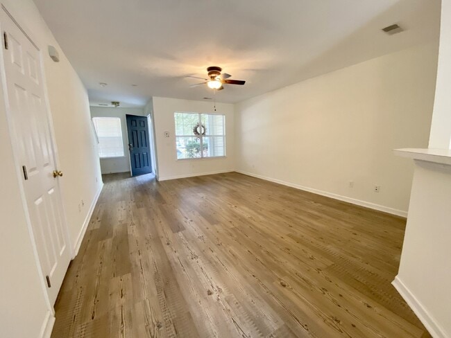 Building Photo - Mill Creek Townhome for Rent!