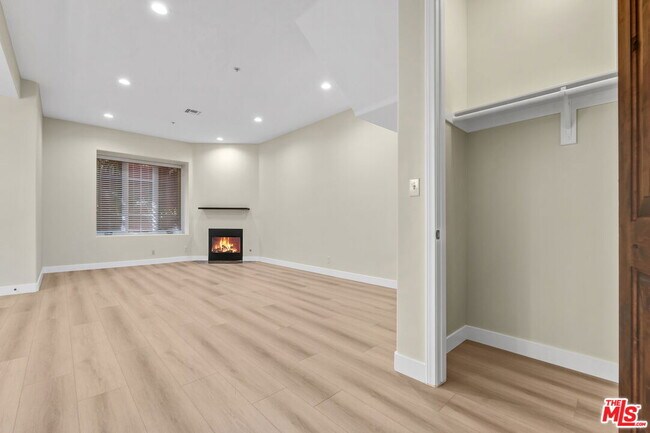 Foto del edificio - 3833 Huron Ave