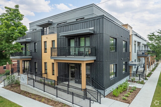 Building Photo - 252 Dunning