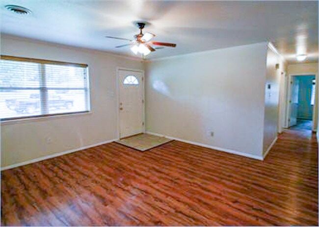 Building Photo - 113 Goff Cir