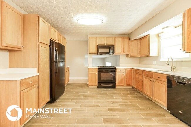 Foto del edificio - 1954 Forest Lake Ct