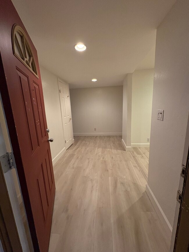 Building Photo - 4192 Denker Dr