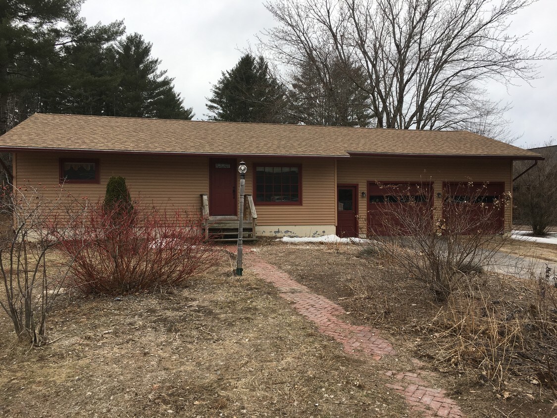 15 Jericho Rd, Essex, VT 05452 House Rental in Essex, VT