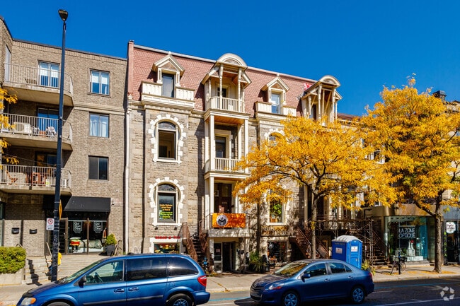 Building Photo - 4379-4383 Rue Saint-Denis