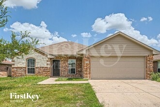 Building Photo - 1818 Willowbrook Dr Building Photo - 1818 Willowbrook Dr