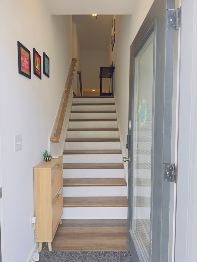 Foto del edificio - 1121 Kiernan Grove Ln