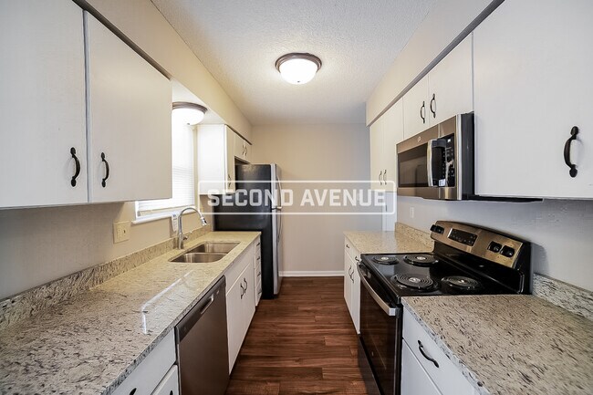 Foto del edificio - 701 SE Redwood Ln