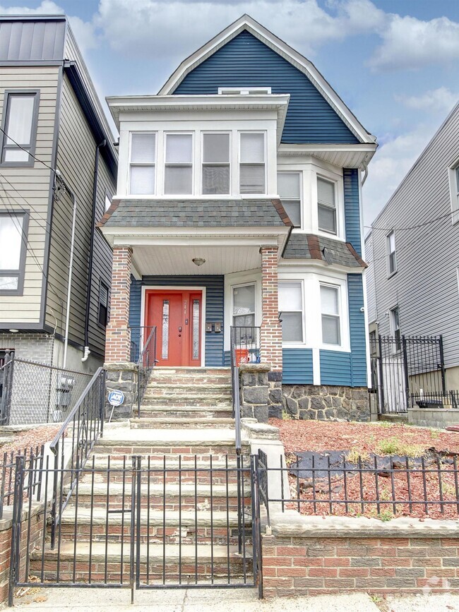 Building Photo - 244 Clinton Ave