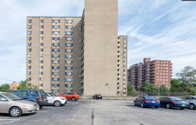 Building Photo - 1025 Hancock St