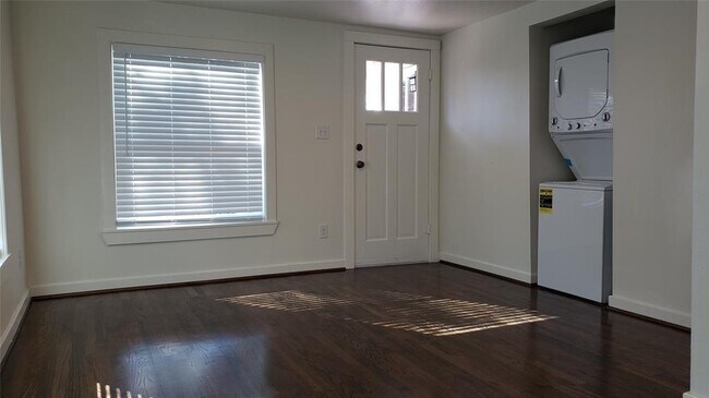 Building Photo - 517 Highland Ave