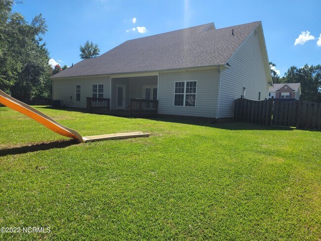 Building Photo - 802 Welton Cir