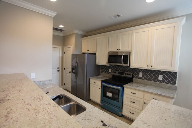 Foto del edificio - Townhome at Runningvine!