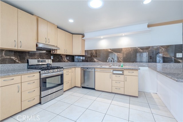 Building Photo - 1688 W Sumac Ln