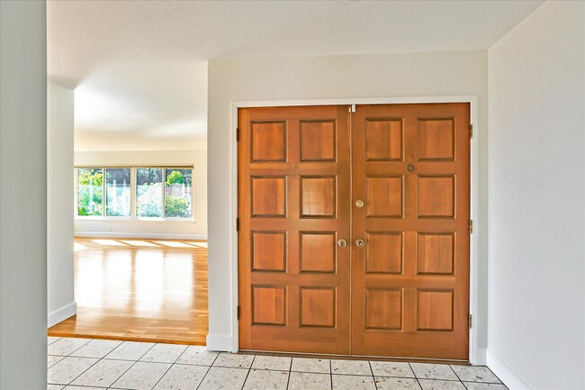 Building Photo - 2816 Trousdale Dr